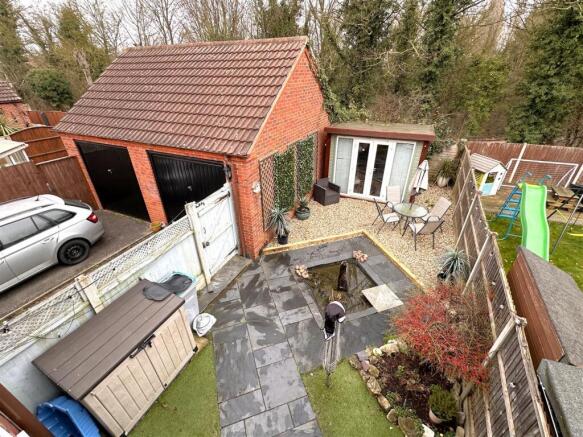 Landscaped Garden & Unspoiled Outlook  873
