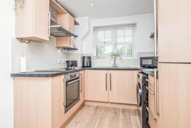 2 bed Apartment for sale Image 12