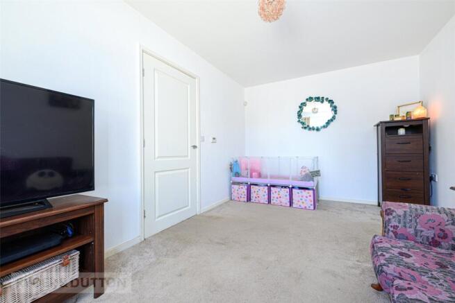 3 bed Semi-Detached for sale Image 7