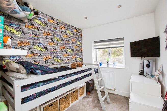3 bed Terraced for sale Image 11