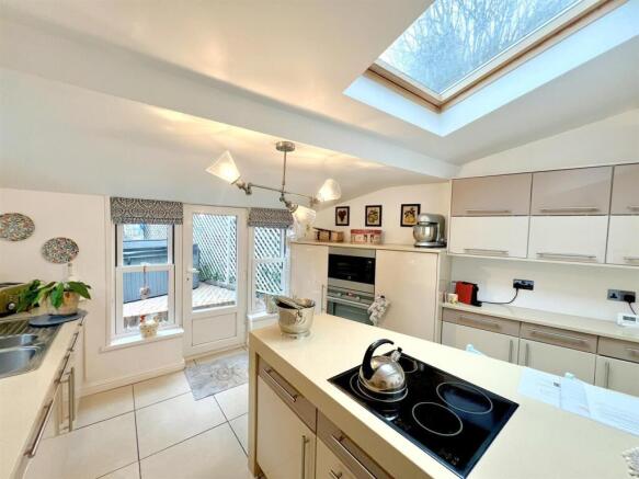 KITCHEN (2).jpeg