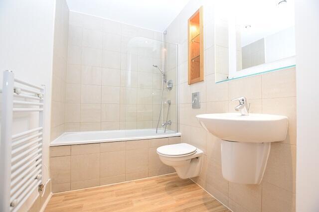 2 bed Apartment to rent Image 4