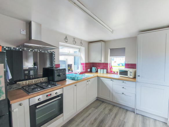 3 bed Semi-Detached for sale Image 5