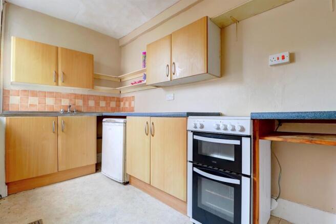 Kitchen 1.jpg