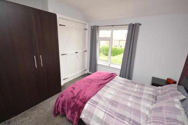 Bedroom one pic 1