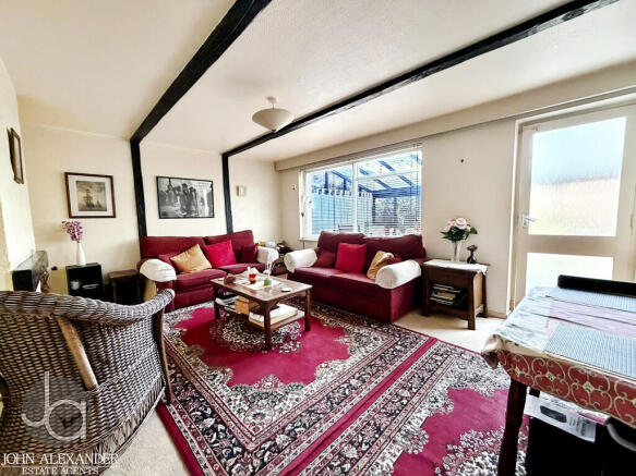 PHOTO-Living room
