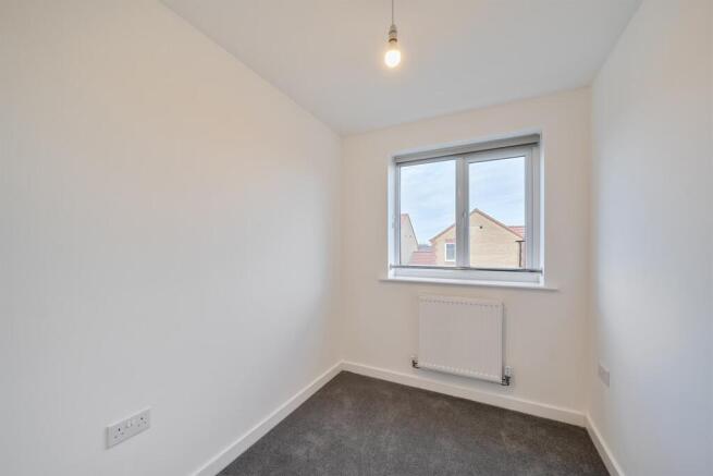 3 bed Semi-Detached to rent Image 8
