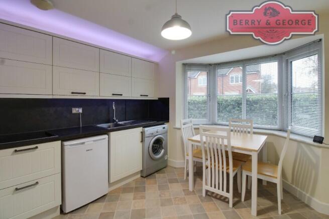 KITCHEN / DINER