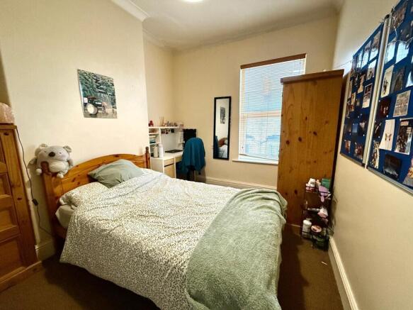 5 bed House to rent Image 12