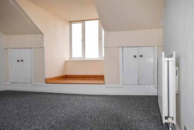 3 bed Terraced for sale Image 4