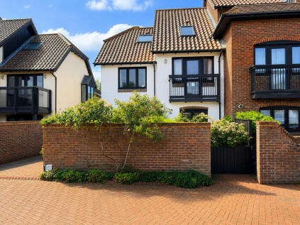 Endeavour Way, Hythe, Southampton