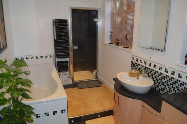 FAMILY BATHROO...