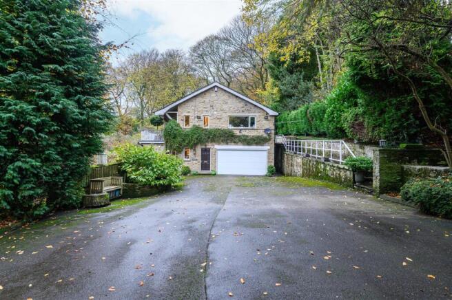 4 bed Detached for sale Image 10