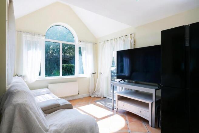5 bed Detached for sale Image 7