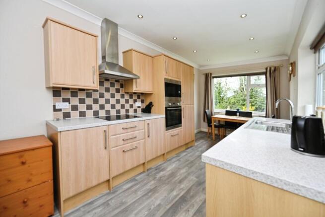 3 bed Semi-Detached Bungalow for sale Image 4