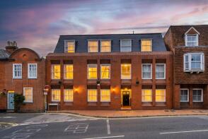Flat 2, 7a Guildgate House, Shute End, Wokingham RG40 1BH