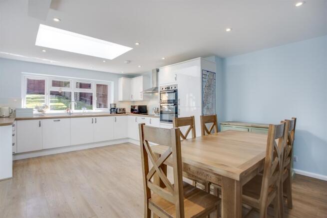 Kitchen Dining Area