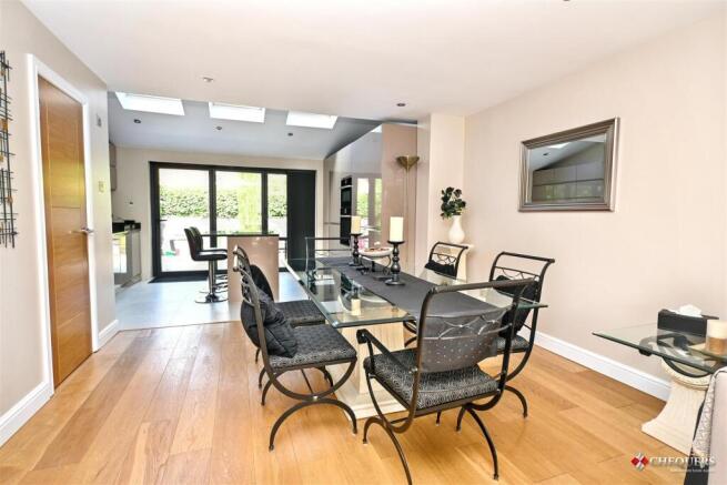 Living room/ Kitchen