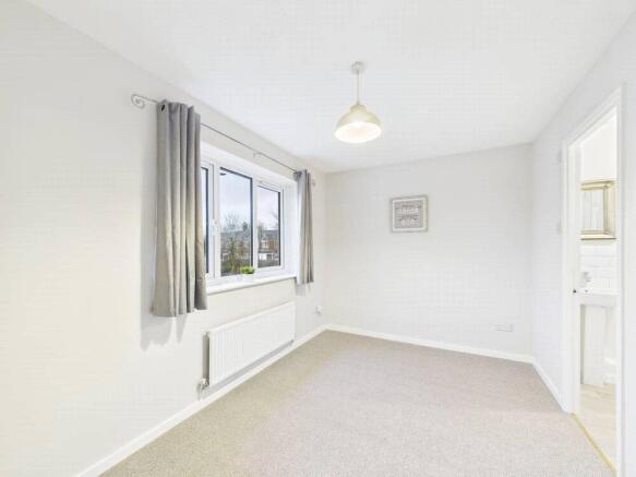 Powderham Avenue, Worcester, Worcestershire, WR4 photo 4