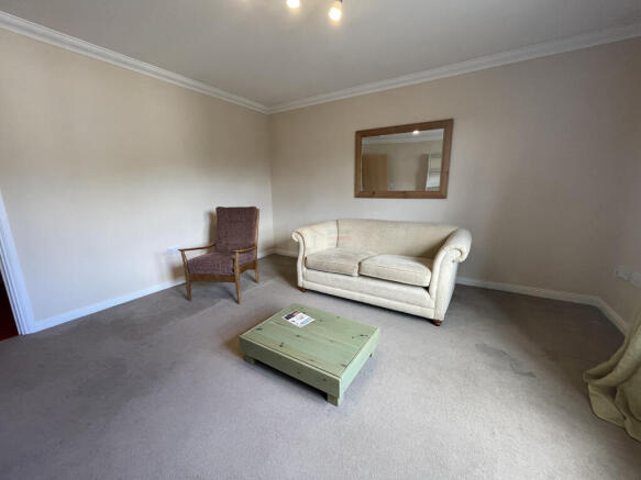 Lounge b.JPG