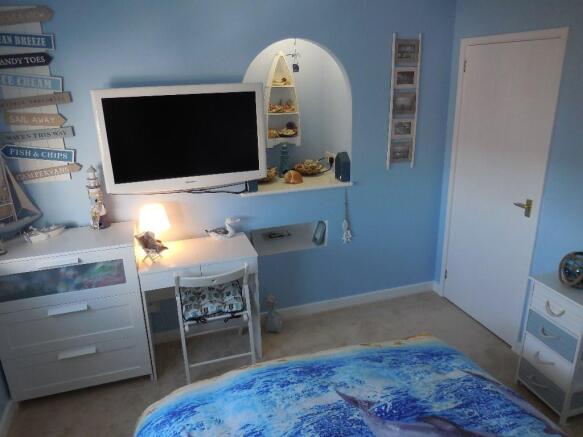BEDROOM 2