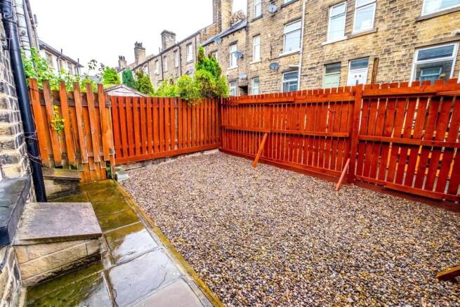 2 bed Terraced for sale Image 8
