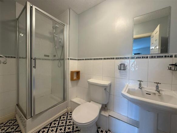 2 bed Apartment for sale Image 12