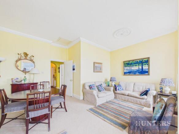 3 bed Apartment for sale Image 5