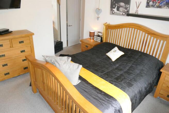 Bed 1 c