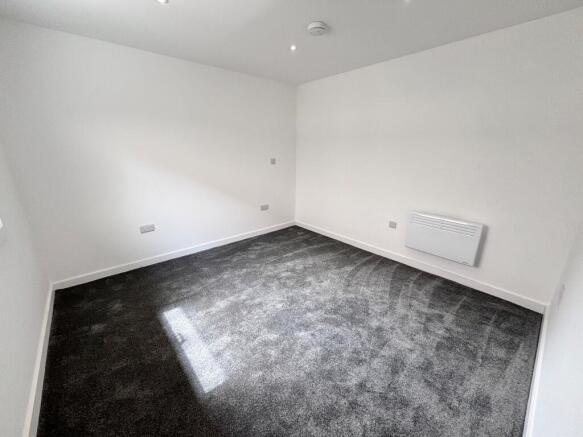 2 bed Apartment to rent Image 4