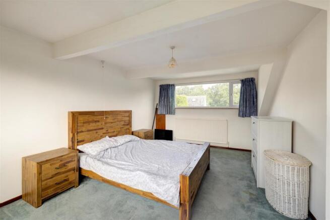 Bedroom 1.jpg