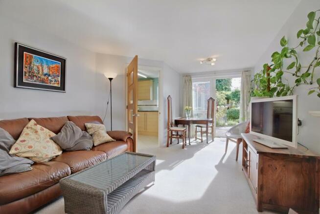 8574724-interior10-800.JPG