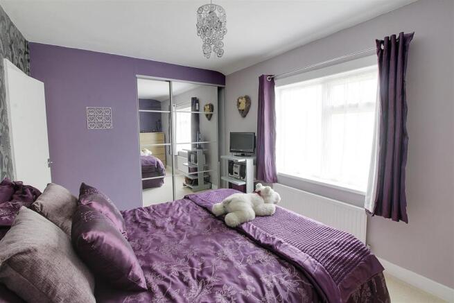 bed 1.jpg