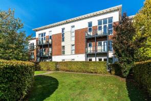 15, Maple Court, Park View Road, Leatherhead KT22 7GA