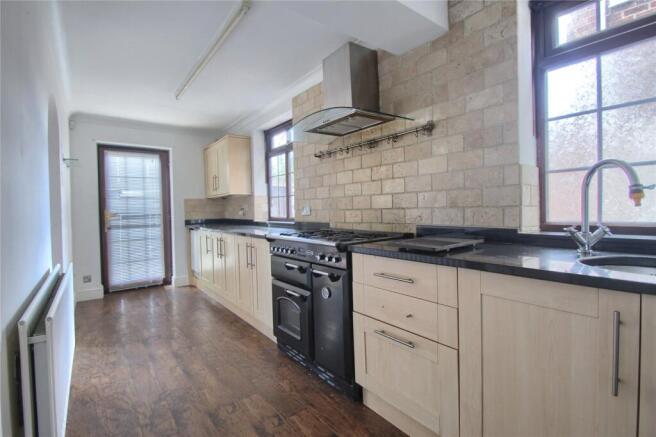 3 bed Semi-Detached for sale Image 6