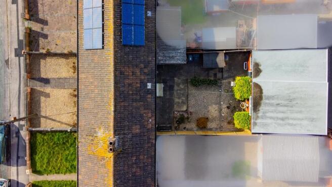 8 Longstone Avenue-4.jpg