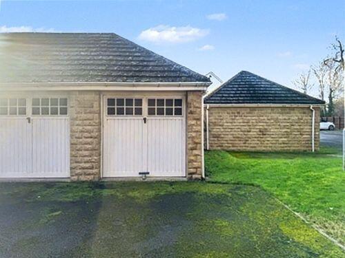 2 bed Apartment for sale Image 12