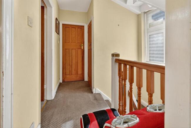 4 bed Semi-Detached for sale Image 9