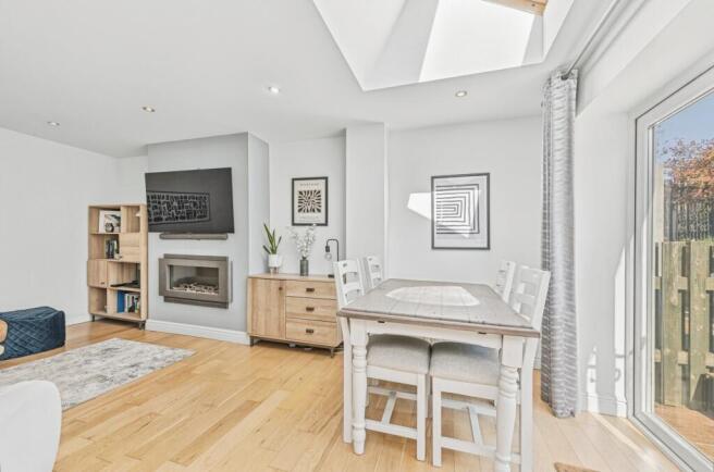 3 bed Semi-Detached for sale Image 7