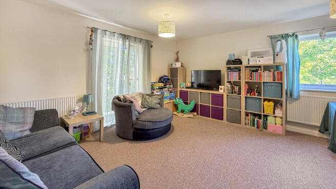 Lounge/dining roo...