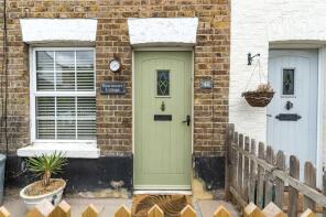 42 Bowmoore Cottage, Field Lane, Teddington TW11 9AS
