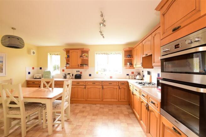 Kitchen/Breakfast Room