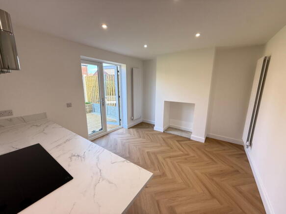 3 bed Semi-Detached for sale Image 8
