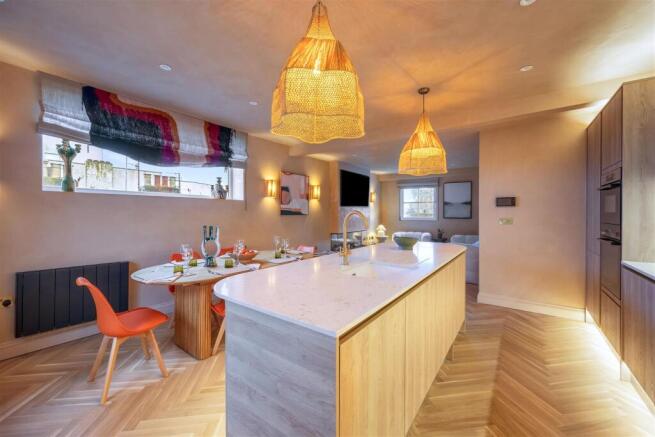 7D Queen Sq Kitchen 2.jpeg