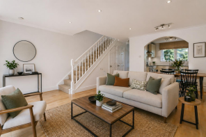 28, Parkgate Road, London SW11 4NW