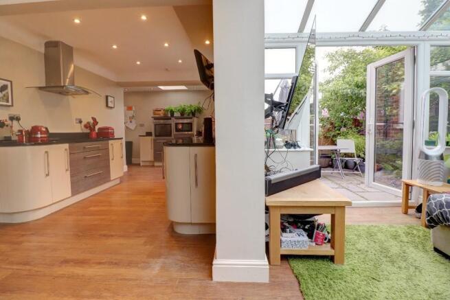 Kitchen/Conservatory