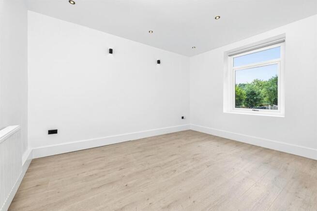 2 bed Terraced for sale Image 12