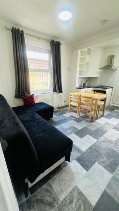Kitchen / Lounge