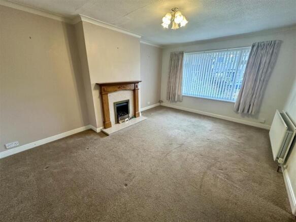 2 bed Semi-Detached Bungalow for sale Image 7