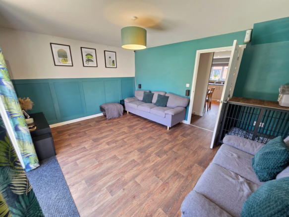 3 bed Semi-Detached for sale Image 6